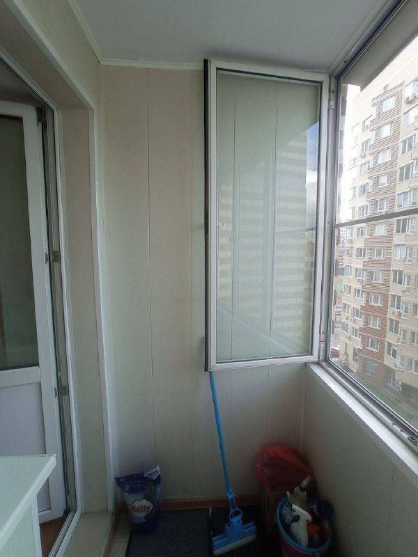 Лоджия с диванчиком и столиком: до начала работ, фото 2