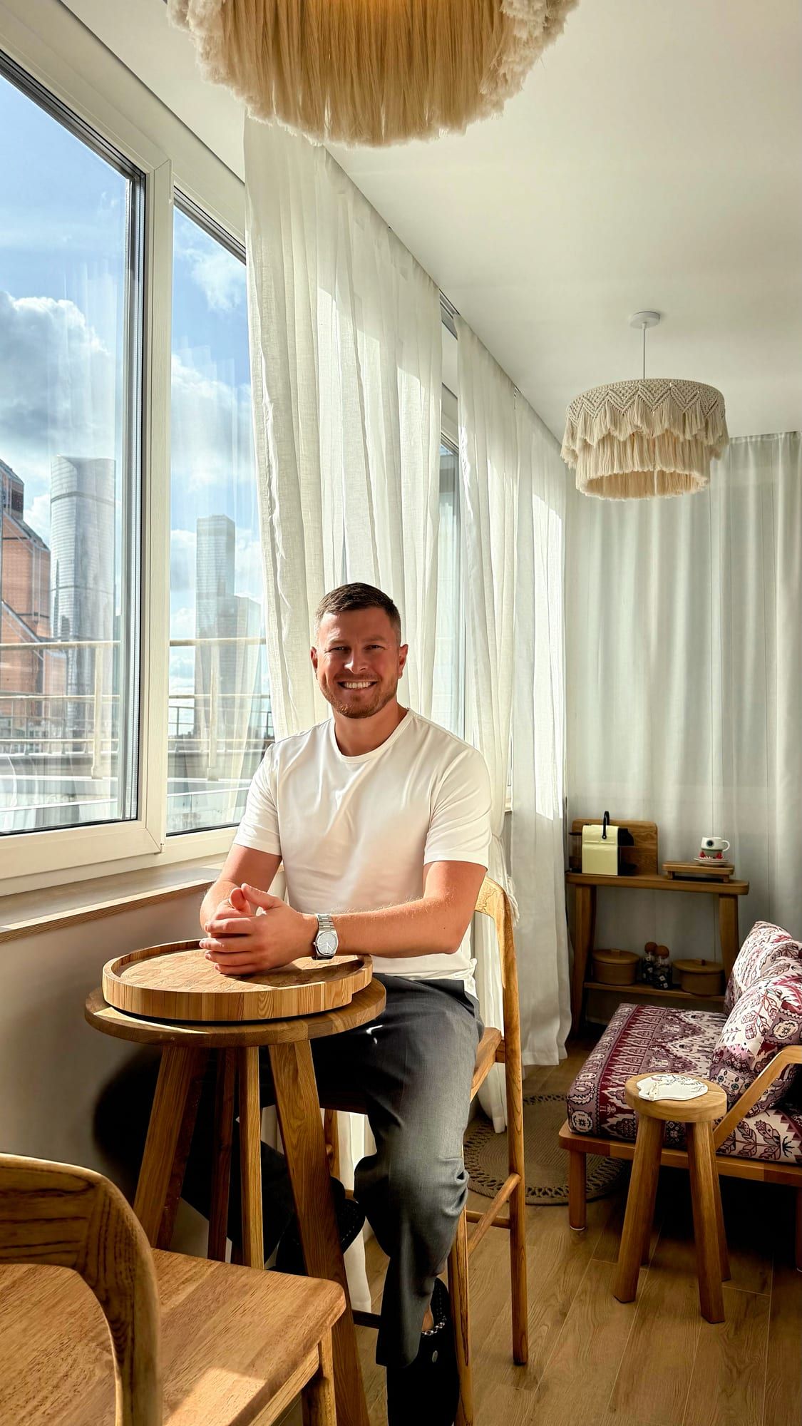 Евгений на готовом объекте: светлая лоджия для отдыха · Москва, Шмитовский проезд, 16 с2